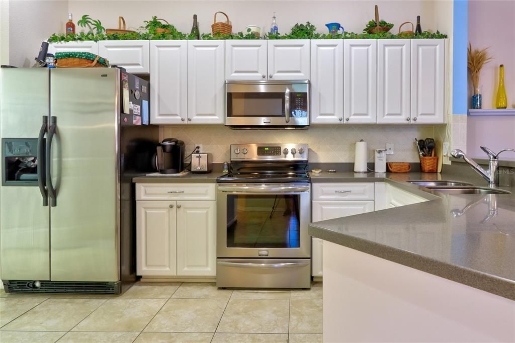 For Sale: $265,000 (2 beds, 2 baths, 1280 Square Feet)