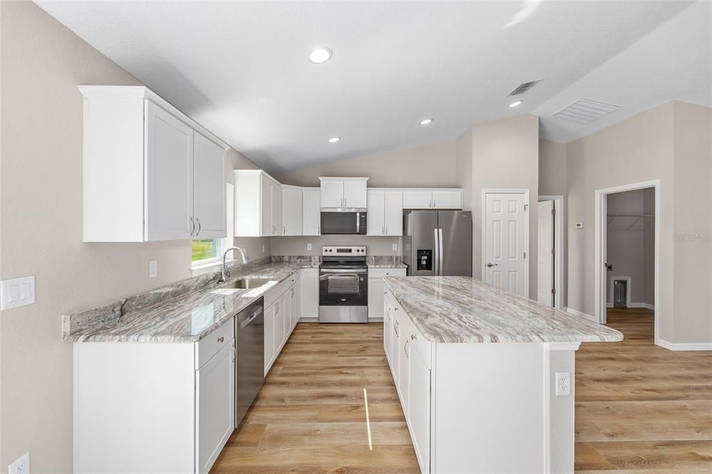 For Sale: $240,000 (3 beds, 2 baths, 1399 Square Feet)