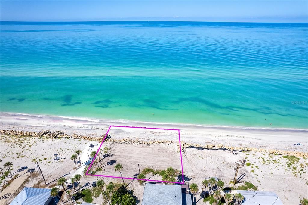 En Venta: $1,599,000 (0.34 acres)