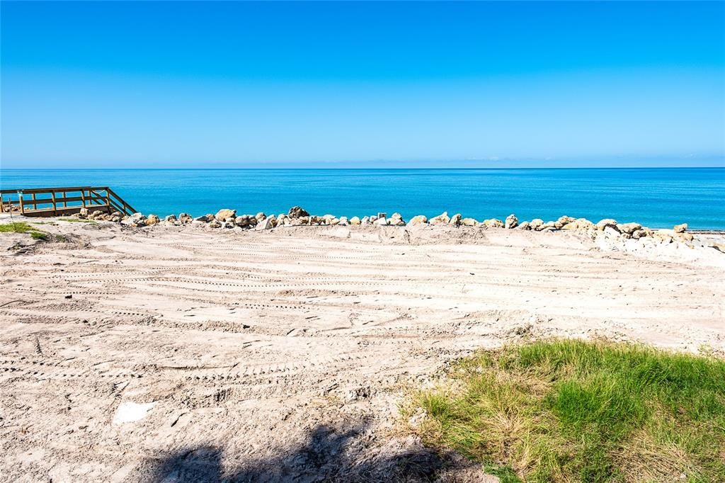 En Venta: $1,599,000 (0.34 acres)