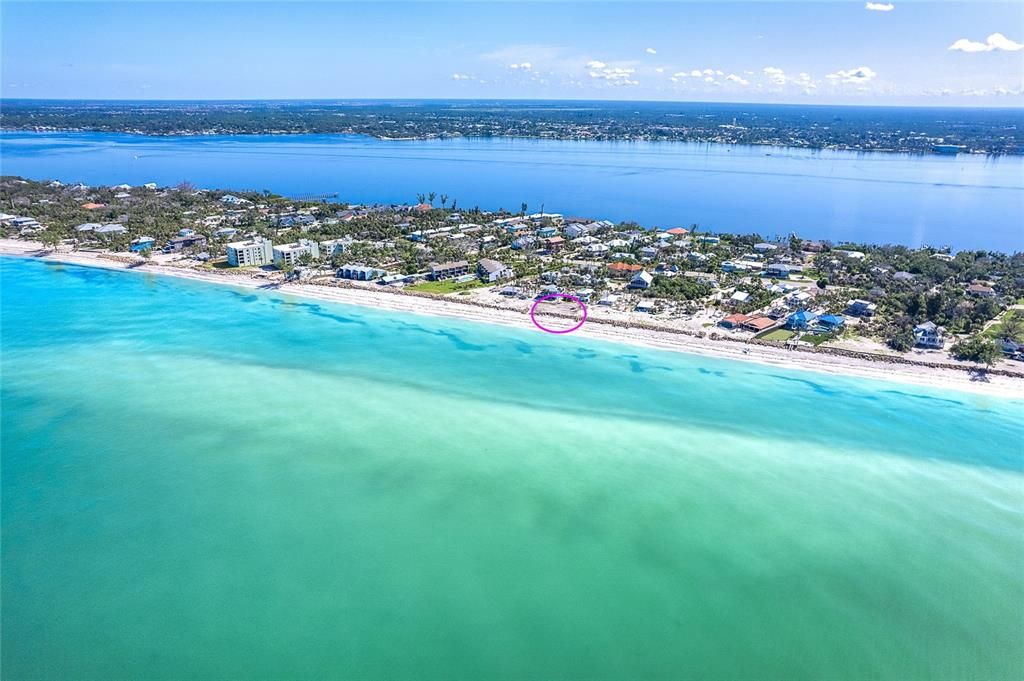 En Venta: $1,599,000 (0.34 acres)