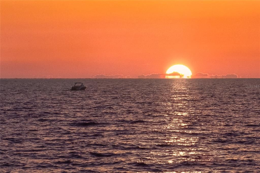 En Venta: $1,599,000 (0.34 acres)