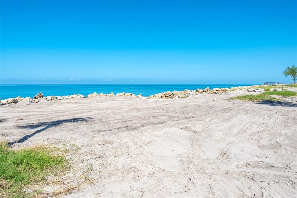 En Venta: $1,599,000 (0.34 acres)