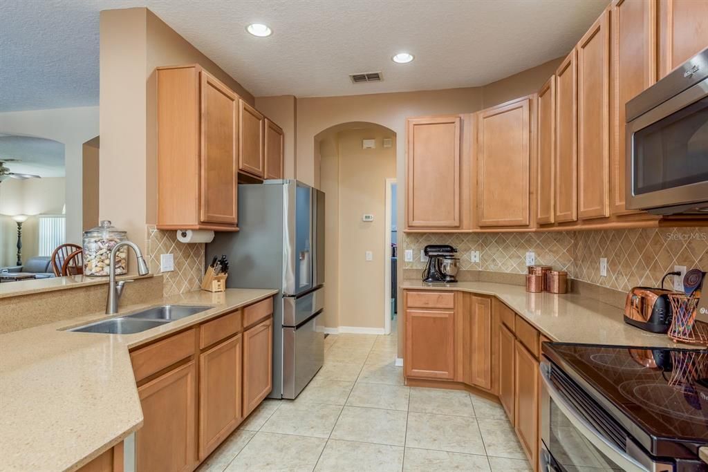 Active With Contract: $459,900 (4 beds, 3 baths, 2276 Square Feet)