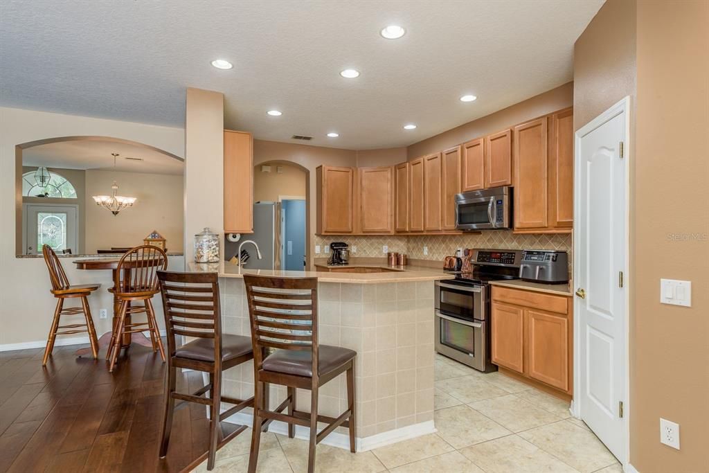 Active With Contract: $459,900 (4 beds, 3 baths, 2276 Square Feet)