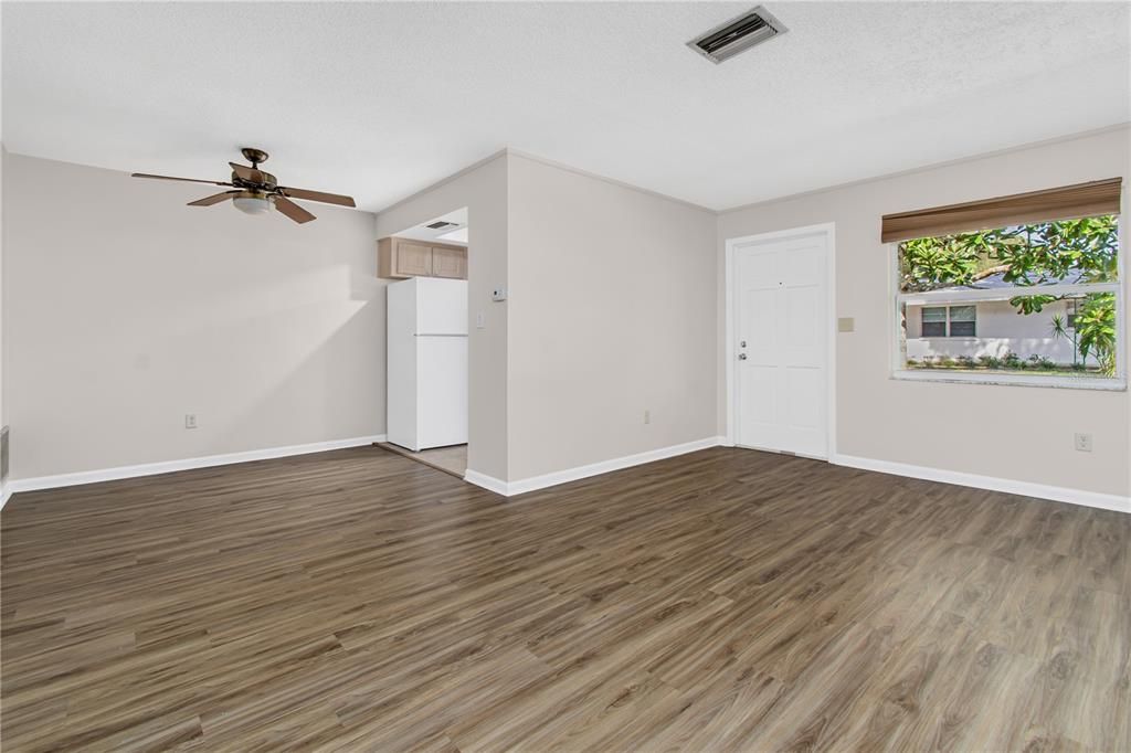 For Rent: $1,200 (1 beds, 1 baths, 600 Square Feet)