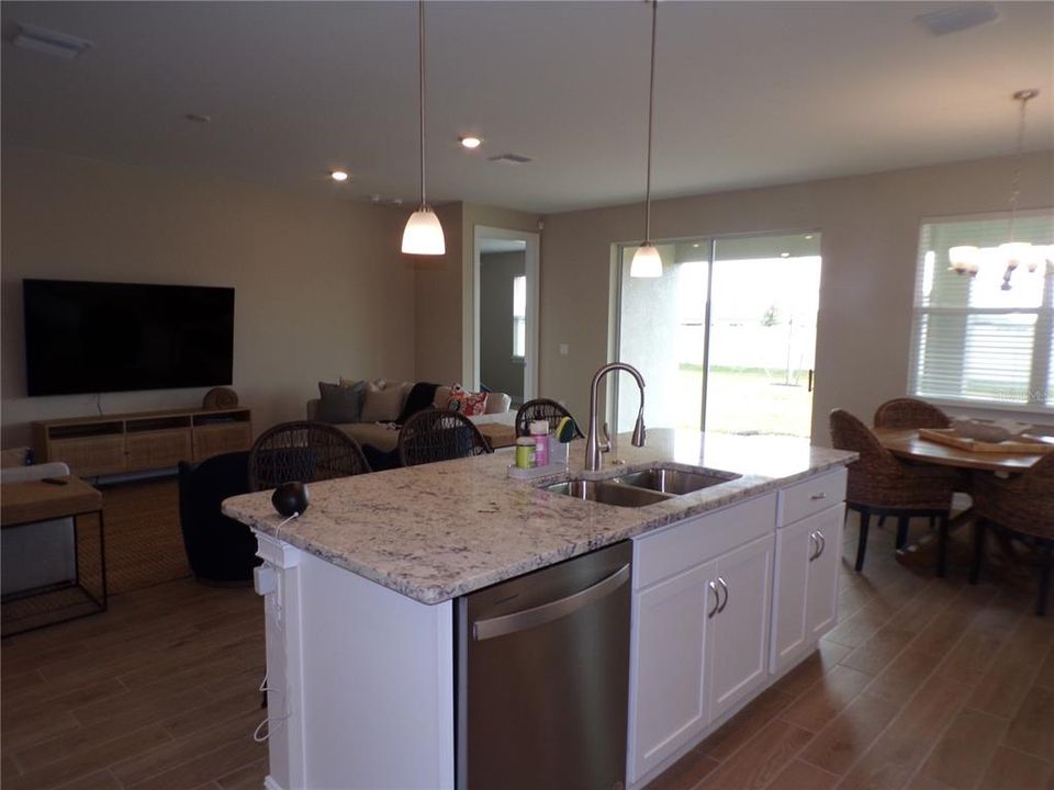 For Rent: $4,000 (3 beds, 2 baths, 2034 Square Feet)