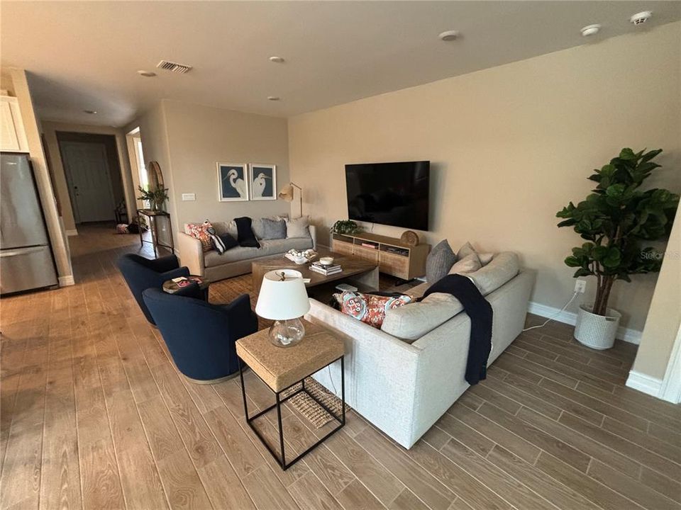 For Rent: $4,000 (3 beds, 2 baths, 2034 Square Feet)