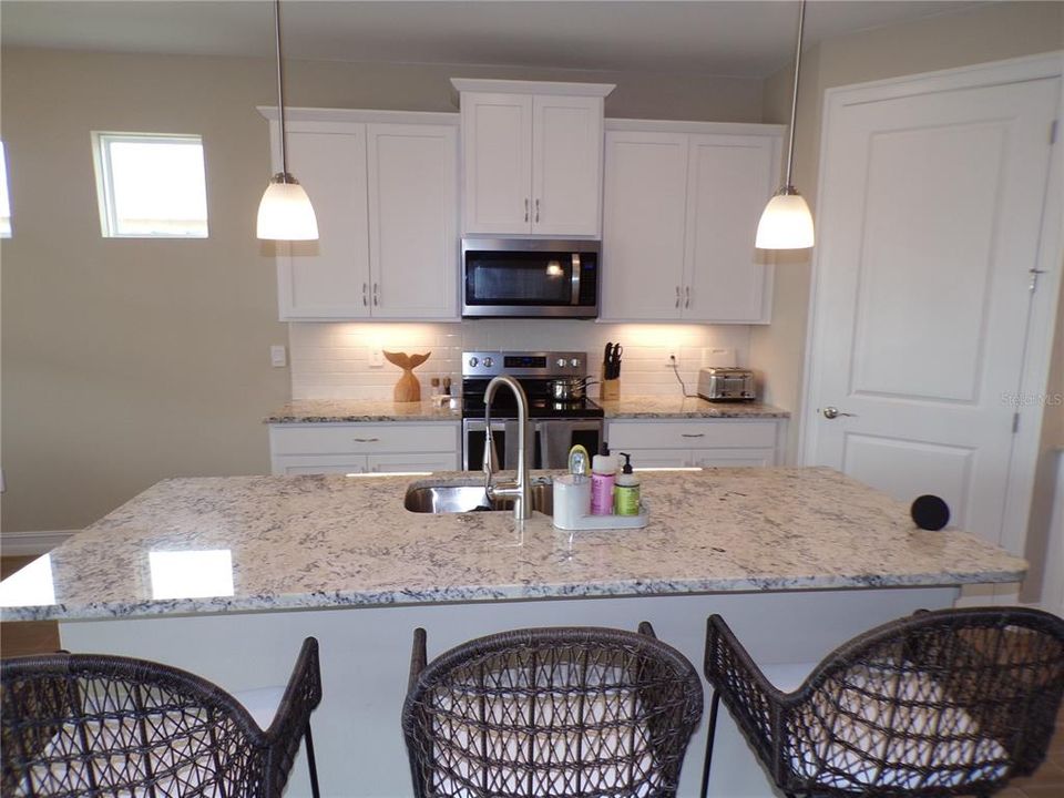 For Rent: $4,000 (3 beds, 2 baths, 2034 Square Feet)