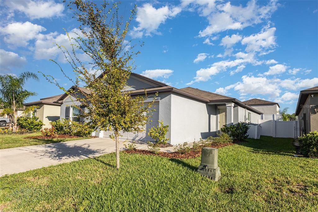 合同活跃: $275,000 (4 贝兹, 2 浴室, 1817 平方英尺)