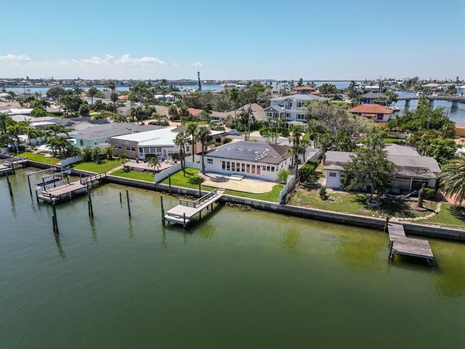 Active With Contract: $1,400,000 (2 beds, 2 baths, 1831 Square Feet)