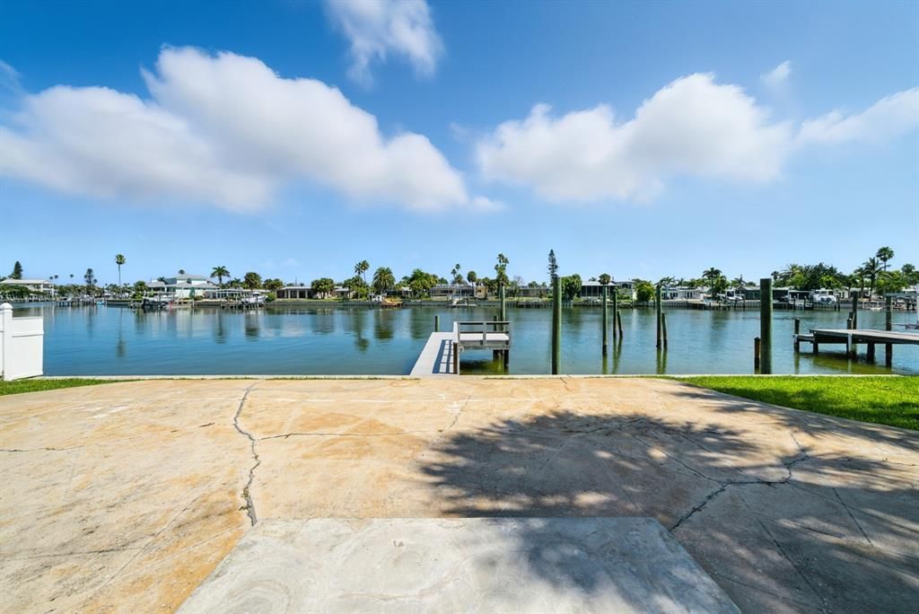 Active With Contract: $1,400,000 (2 beds, 2 baths, 1831 Square Feet)