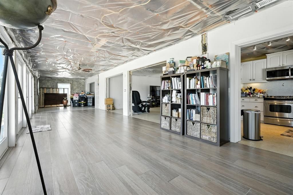 Active With Contract: $1,400,000 (2 beds, 2 baths, 1831 Square Feet)