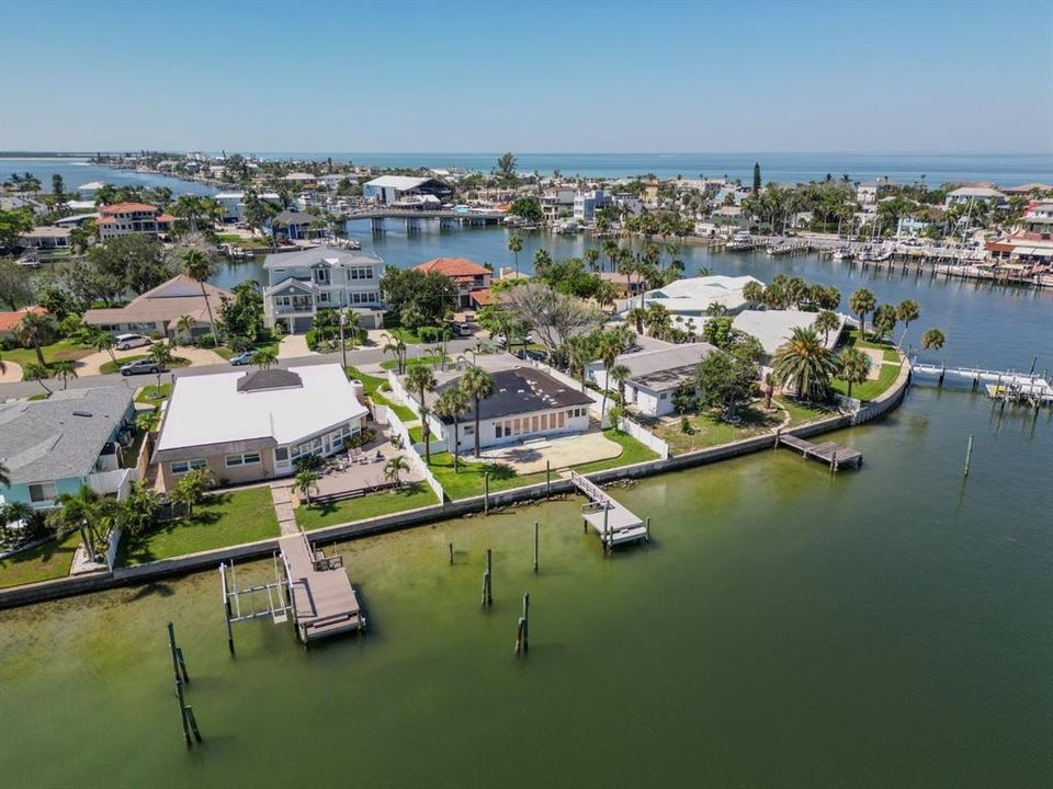 Active With Contract: $1,400,000 (2 beds, 2 baths, 1831 Square Feet)