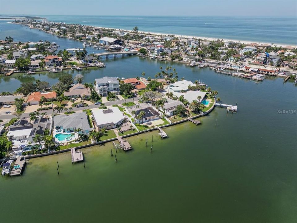 Active With Contract: $1,400,000 (2 beds, 2 baths, 1831 Square Feet)