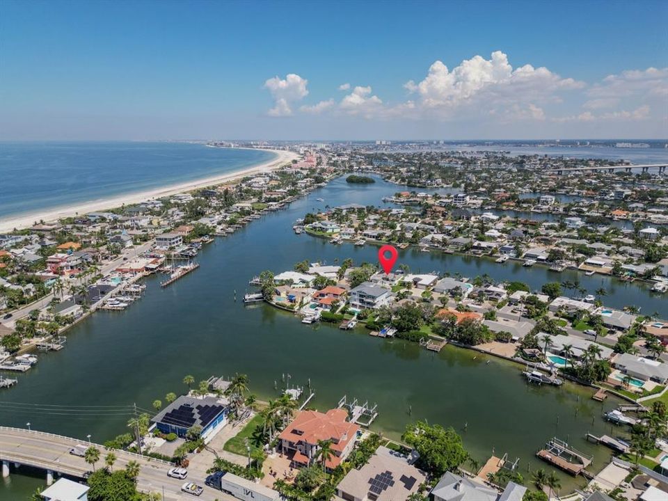 Active With Contract: $1,400,000 (2 beds, 2 baths, 1831 Square Feet)