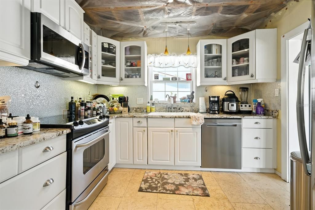 Active With Contract: $1,400,000 (2 beds, 2 baths, 1831 Square Feet)