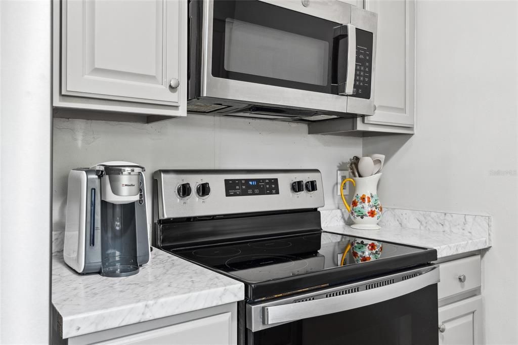 For Rent: $2,100 (3 beds, 2 baths, 1185 Square Feet)