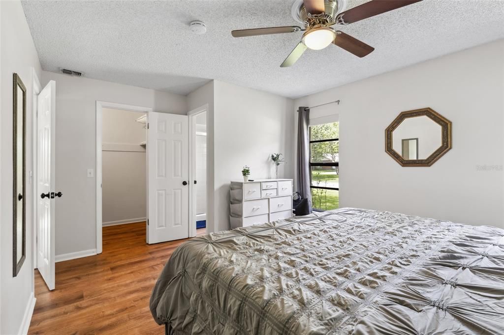 For Rent: $2,100 (3 beds, 2 baths, 1185 Square Feet)