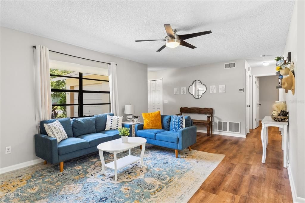 For Rent: $2,100 (3 beds, 2 baths, 1185 Square Feet)