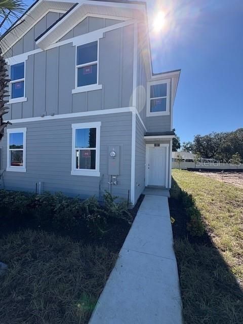 Active With Contract: $279,990 (3 beds, 2 baths, 1308 Square Feet)