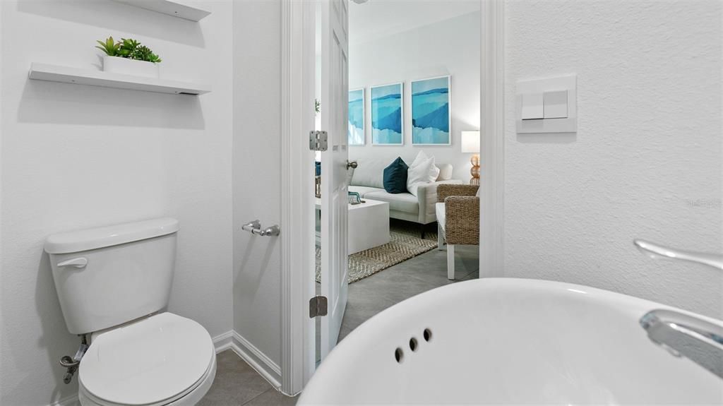 Active With Contract: $279,990 (3 beds, 2 baths, 1308 Square Feet)