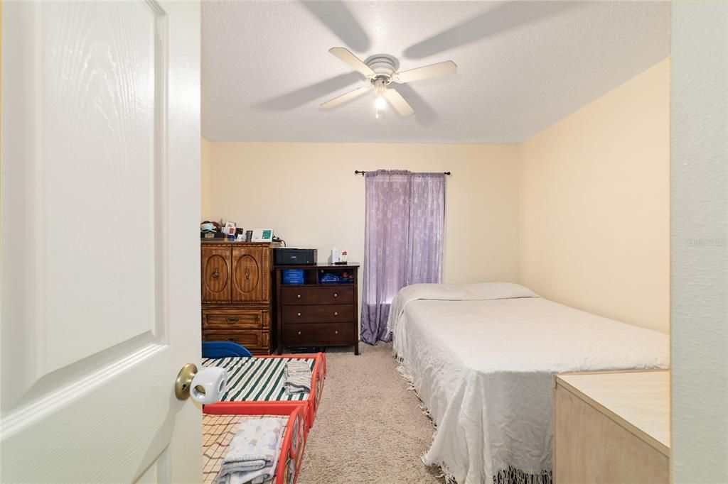 合同活跃: $239,900 (3 贝兹, 2 浴室, 1692 平方英尺)