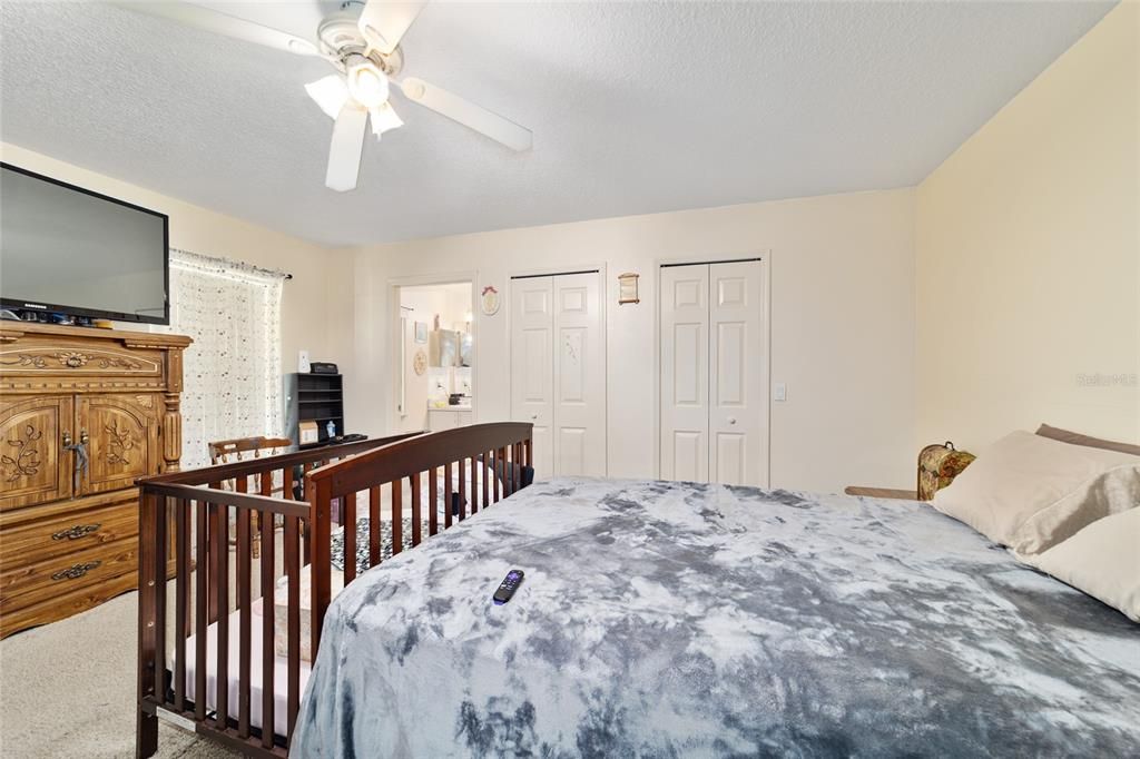 合同活跃: $239,900 (3 贝兹, 2 浴室, 1692 平方英尺)