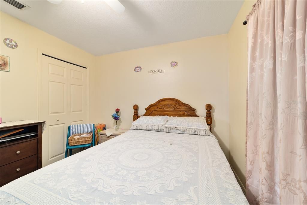 合同活跃: $239,900 (3 贝兹, 2 浴室, 1692 平方英尺)