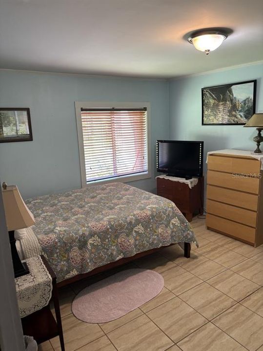 待售: $274,000 (4 贝兹, 2 浴室, 1365 平方英尺)