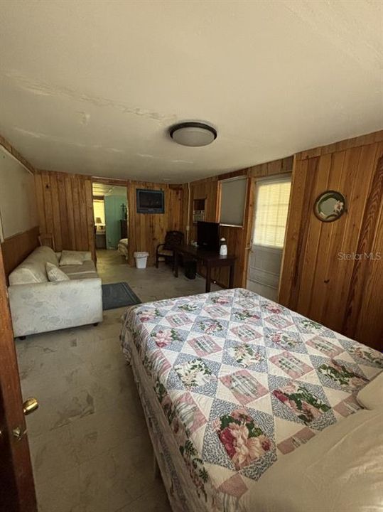 待售: $274,000 (4 贝兹, 2 浴室, 1365 平方英尺)