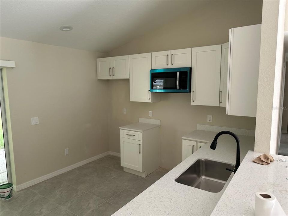 出租: $1,499 (3 贝兹, 2 浴室, 1100 平方英尺)