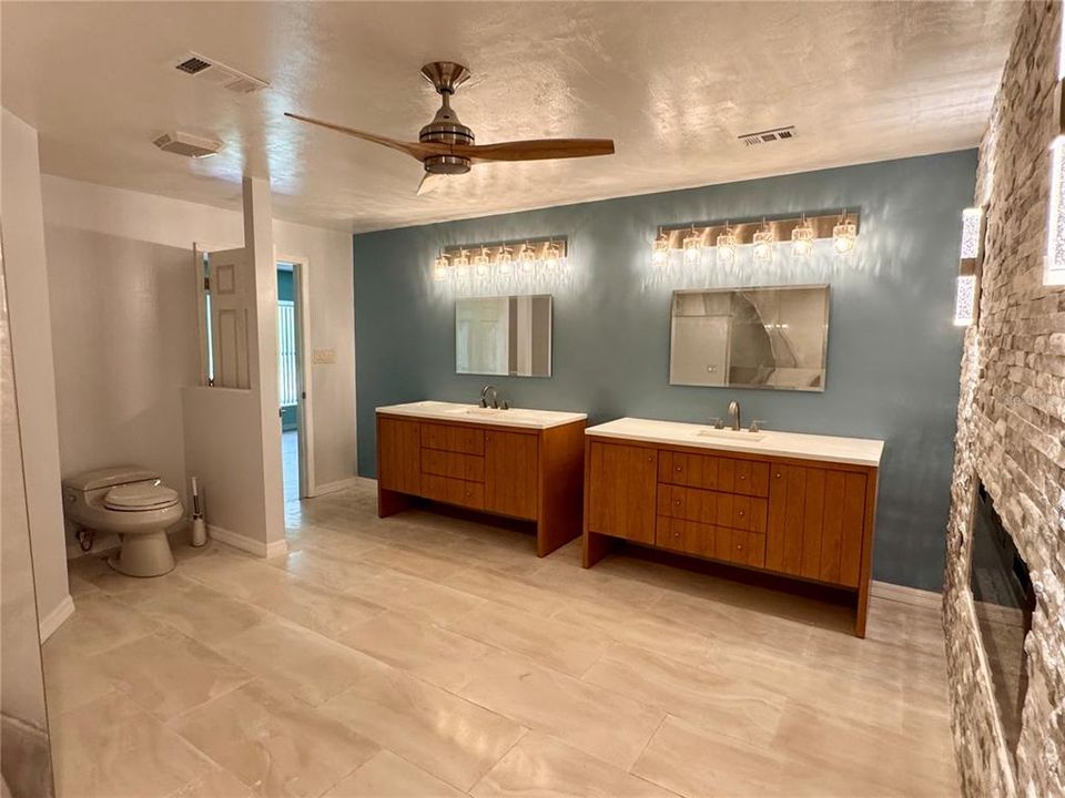 For Sale: $2,225,000 (3 beds, 2 baths, 3562 Square Feet)