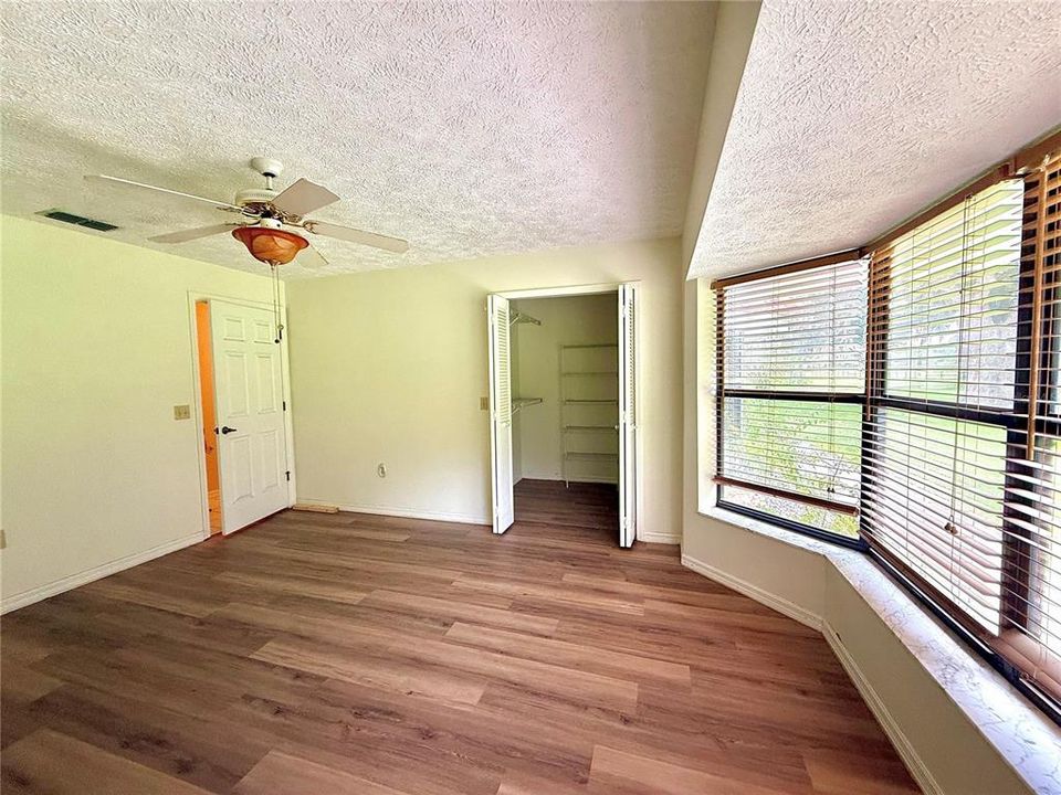 For Sale: $2,225,000 (3 beds, 2 baths, 3562 Square Feet)