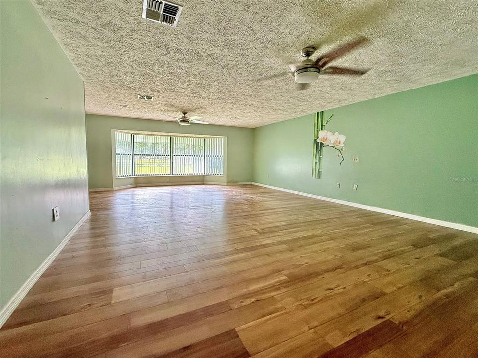 For Sale: $2,225,000 (3 beds, 2 baths, 3562 Square Feet)