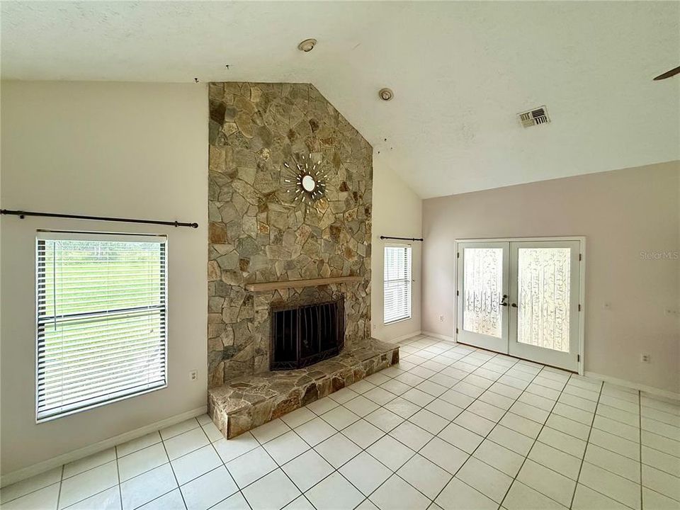 For Sale: $2,225,000 (3 beds, 2 baths, 3562 Square Feet)