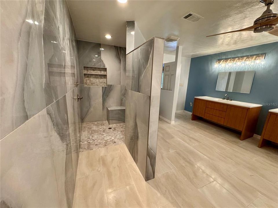 For Sale: $2,225,000 (3 beds, 2 baths, 3562 Square Feet)