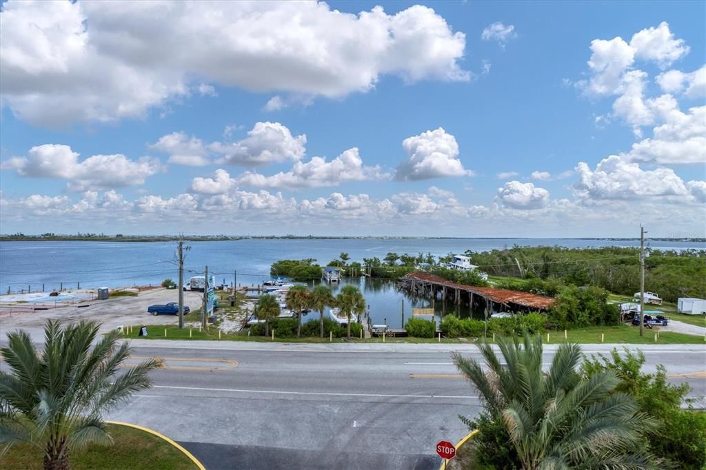 For Rent: $4,950 (3 beds, 2 baths, 1686 Square Feet)