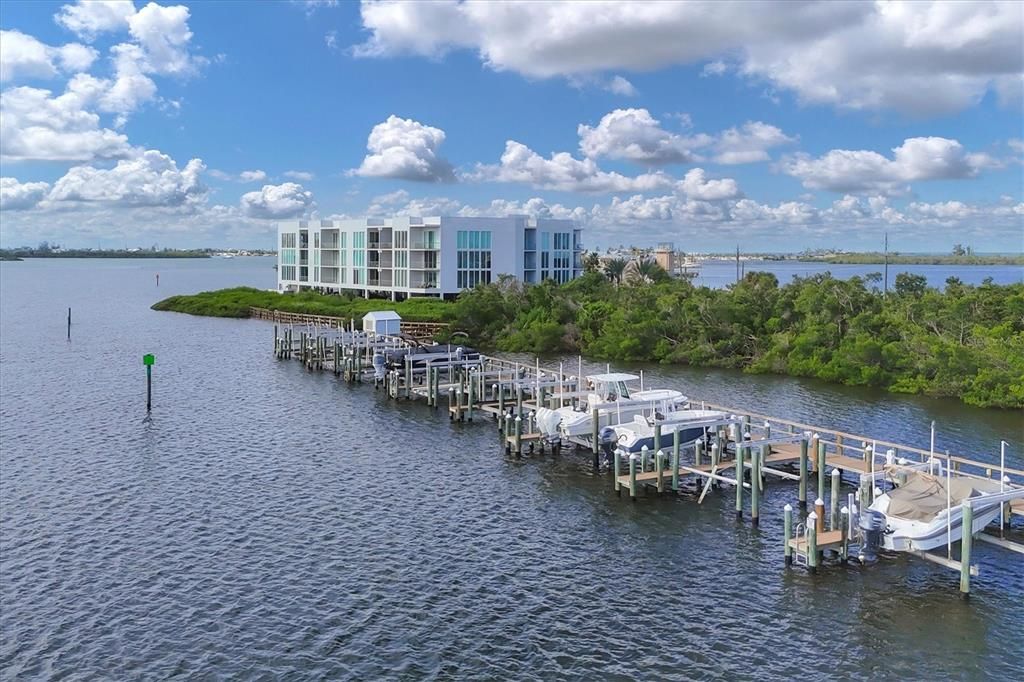 For Rent: $4,950 (3 beds, 2 baths, 1686 Square Feet)