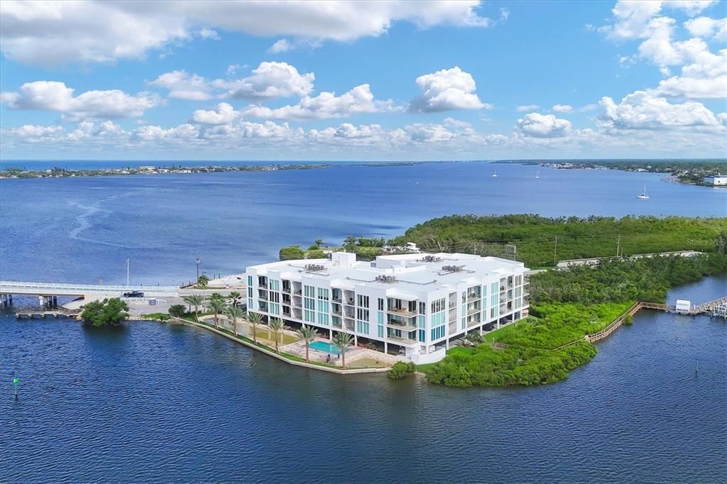 For Rent: $4,950 (3 beds, 2 baths, 1686 Square Feet)