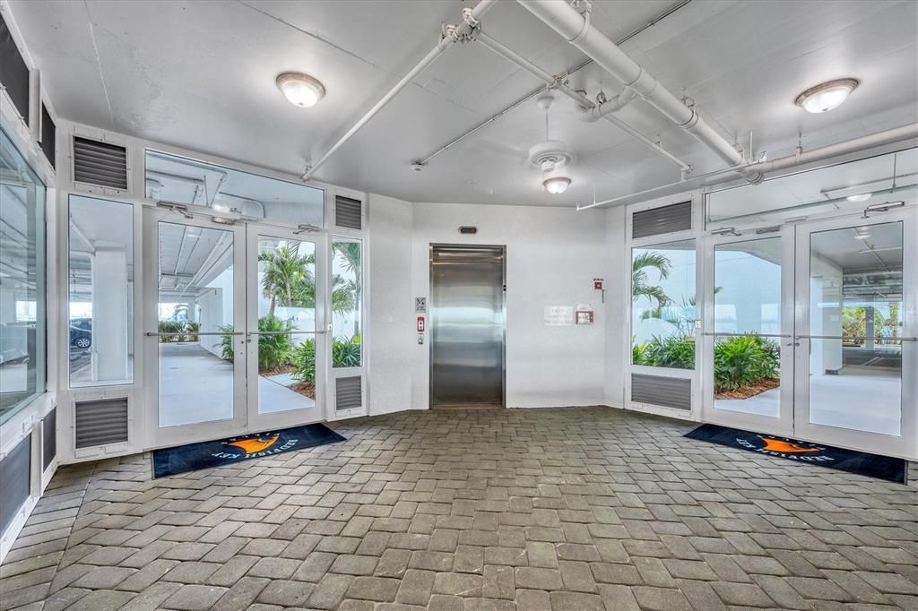 For Rent: $4,950 (3 beds, 2 baths, 1686 Square Feet)