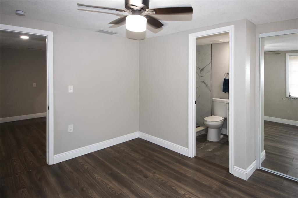 合同活跃: $333,485 (4 贝兹, 3 浴室, 1510 平方英尺)