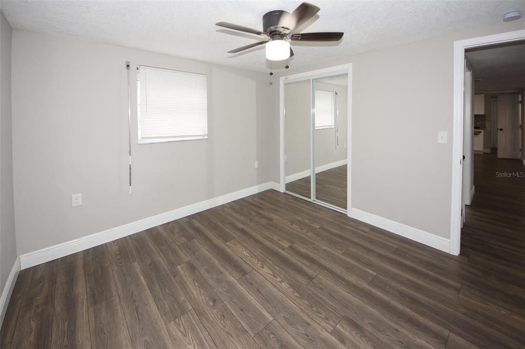 合同活跃: $333,485 (4 贝兹, 3 浴室, 1510 平方英尺)