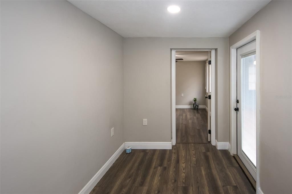 合同活跃: $333,485 (4 贝兹, 3 浴室, 1510 平方英尺)