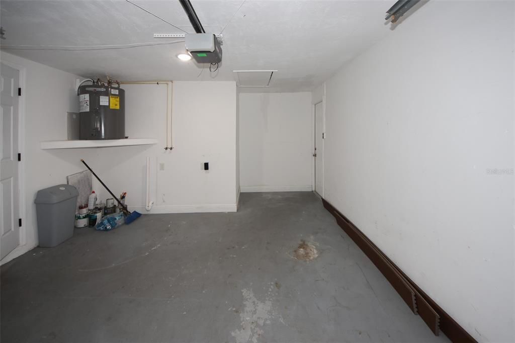 合同活跃: $333,485 (4 贝兹, 3 浴室, 1510 平方英尺)