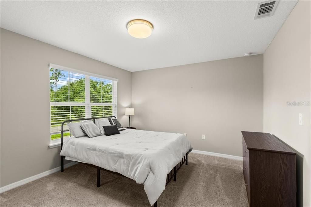 待售: $239,000 (2 贝兹, 2 浴室, 1288 平方英尺)