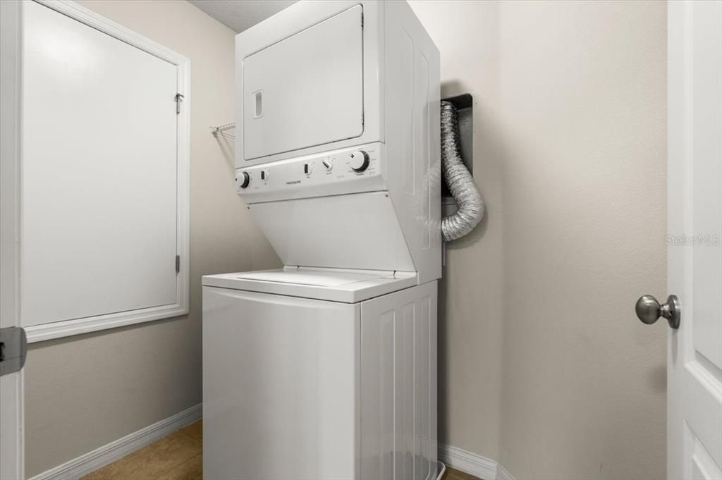 待售: $239,000 (2 贝兹, 2 浴室, 1288 平方英尺)