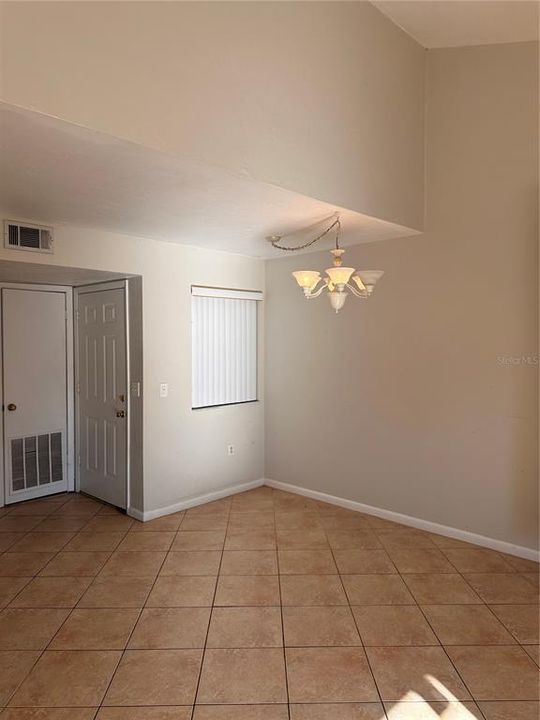 Active With Contract: $1,300 (2 beds, 2 baths, 1208 Square Feet)