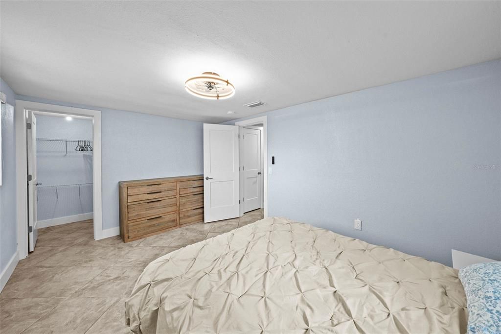 Active With Contract: $350,000 (3 beds, 1 baths, 1444 Square Feet)