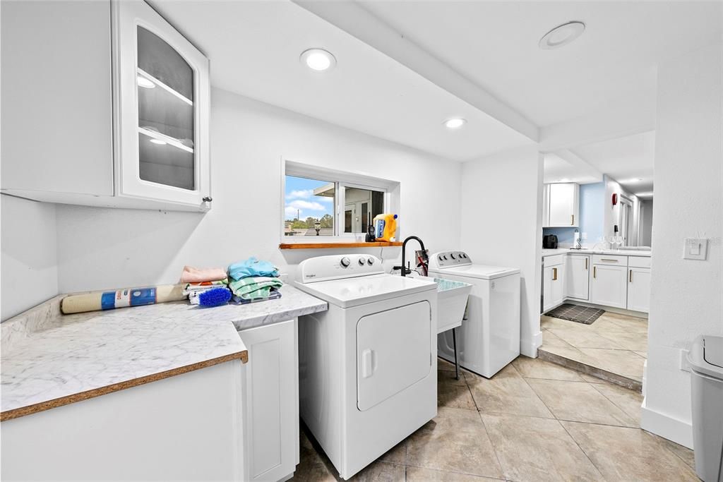 Active With Contract: $350,000 (3 beds, 1 baths, 1444 Square Feet)